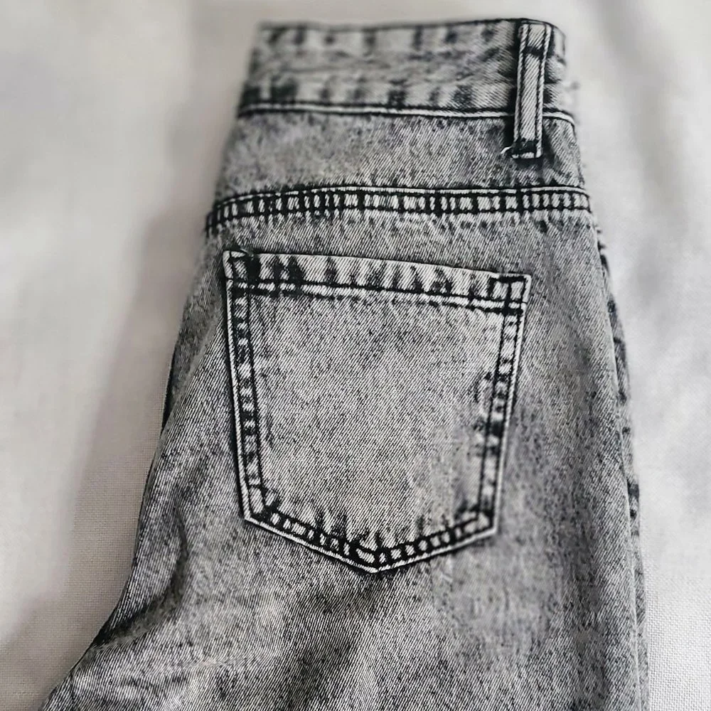 Jeans - Picture 3 of 4